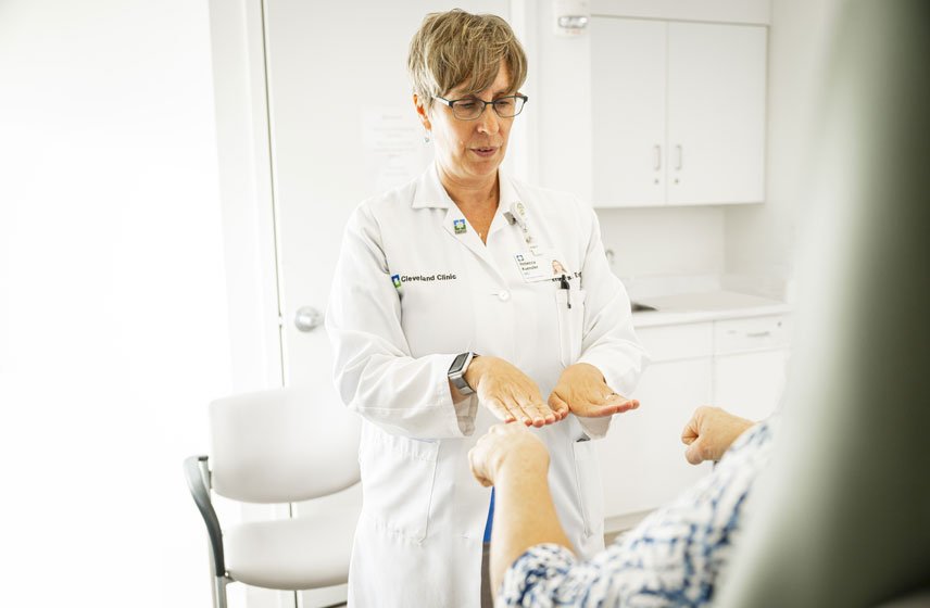 ALS-in 7 Mərhələsi: Xəstəliyin İnkişaf Mərhələləri,A-Medical - Türkiyədə Müalicə, xaricdə müalicə və tibbi turizm sahəsində 7 ildən artıq təcrübə ilə Turkiyede və xaricde mualice xidməti göstəririk!

